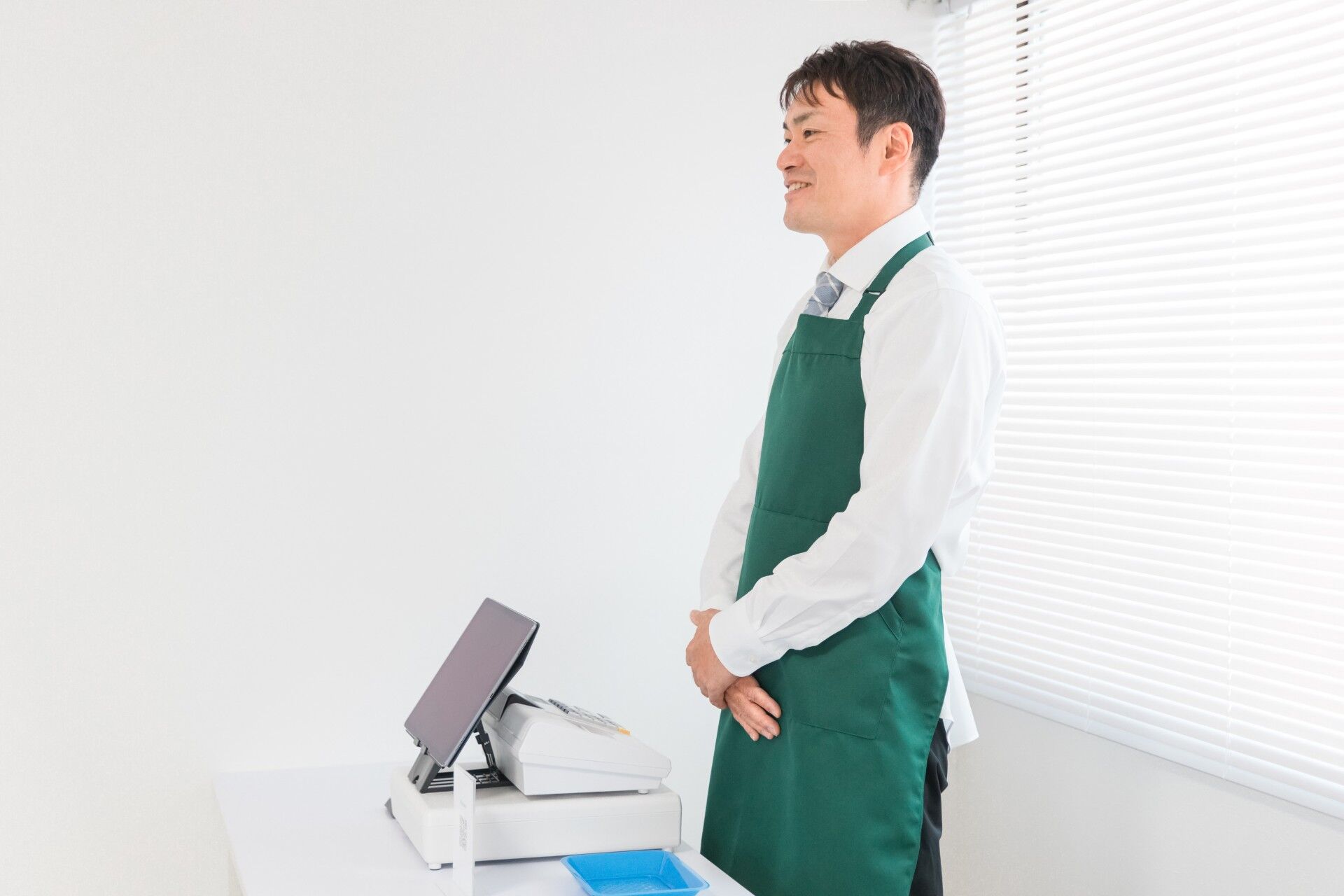 店舗スタッフ